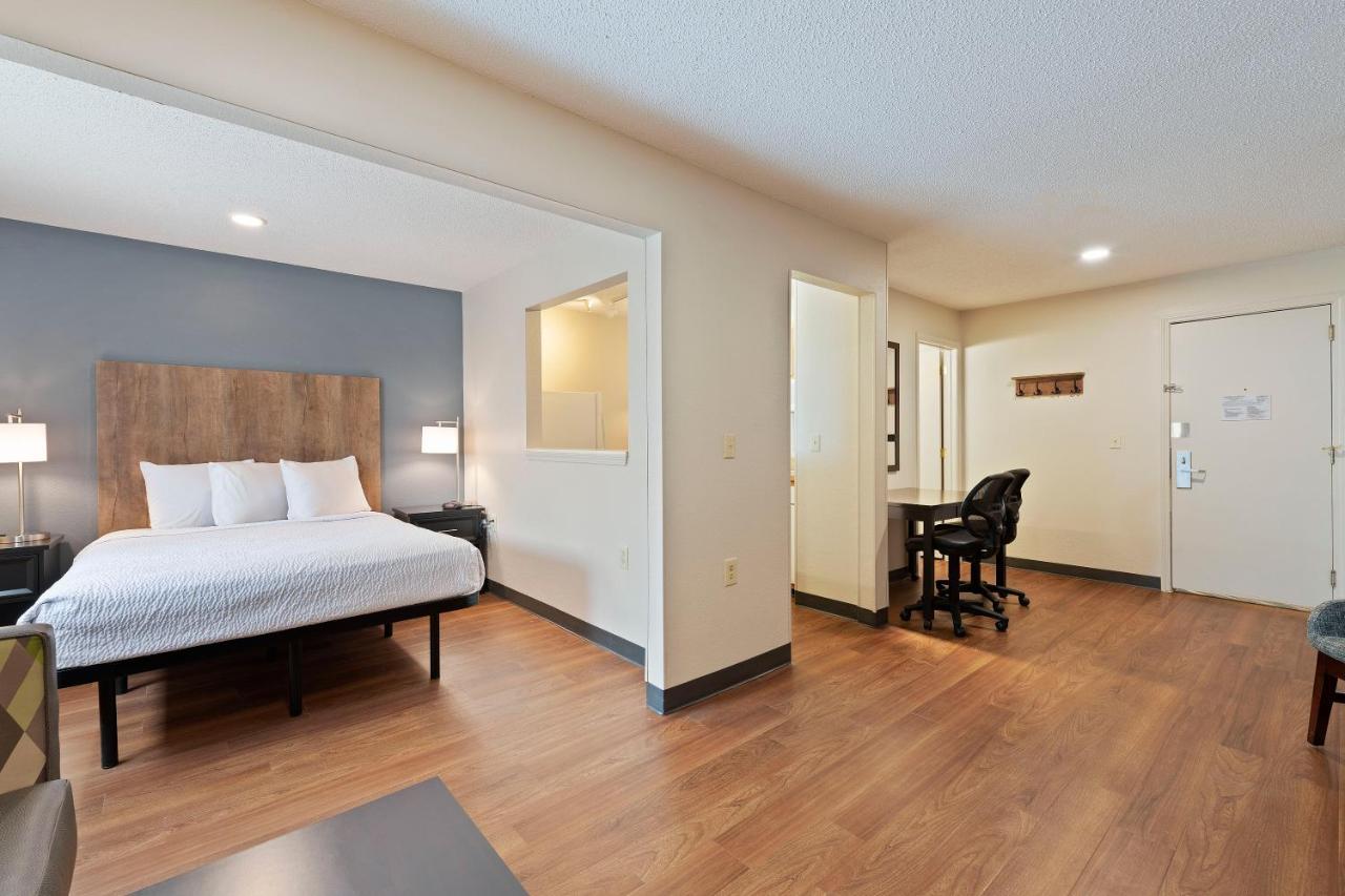 Extended Stay America Select Suites - Charlotte - University Place - E Mccullough Dr Экстерьер фото