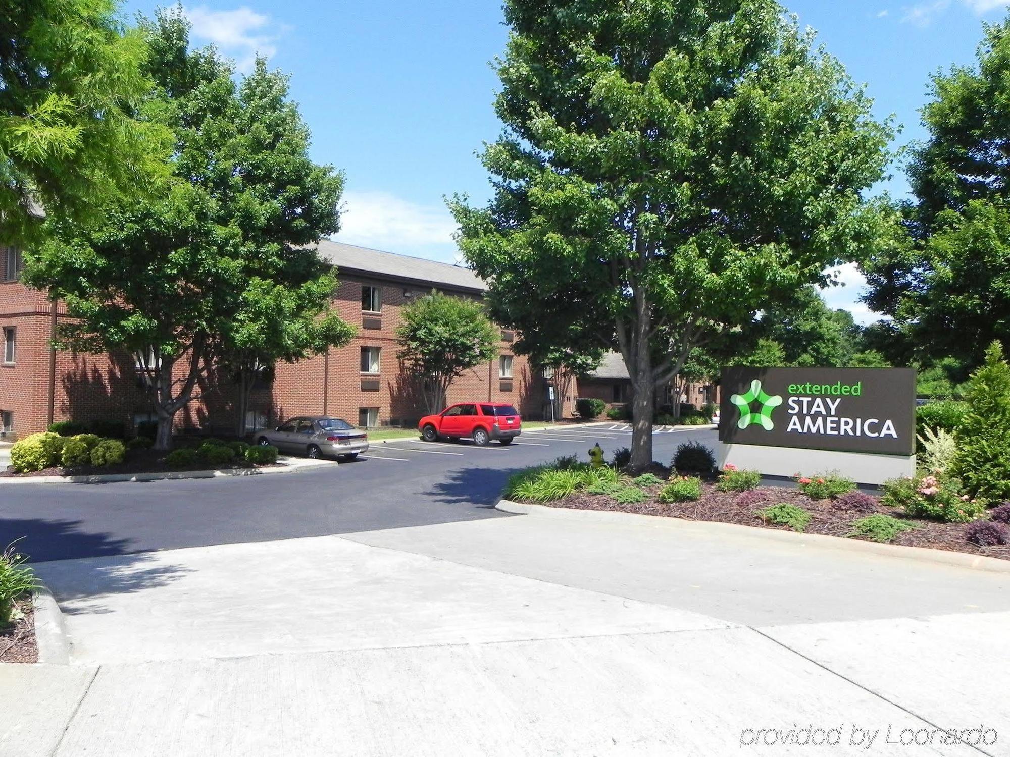 Extended Stay America Select Suites - Charlotte - University Place - E Mccullough Dr Экстерьер фото