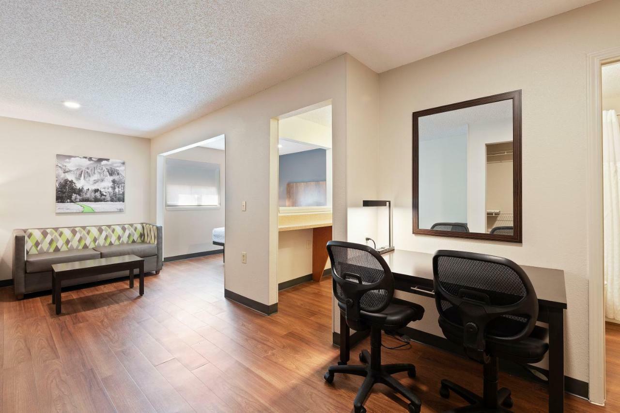 Extended Stay America Select Suites - Charlotte - University Place - E Mccullough Dr Экстерьер фото